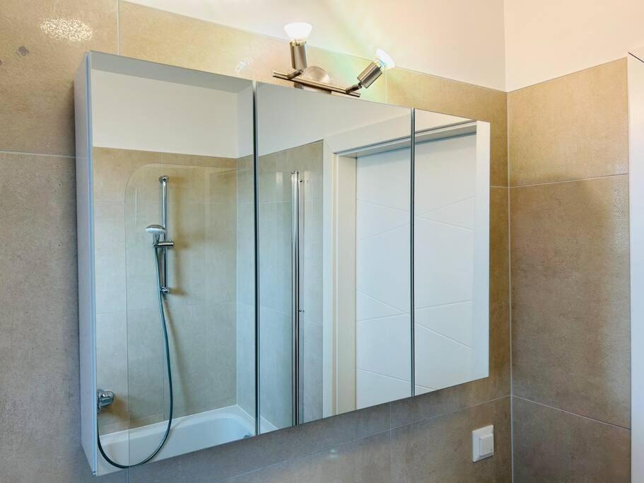 Sunny Modern Apartment With Balcony - Free Parking Wiedeń Zewnętrze zdjęcie