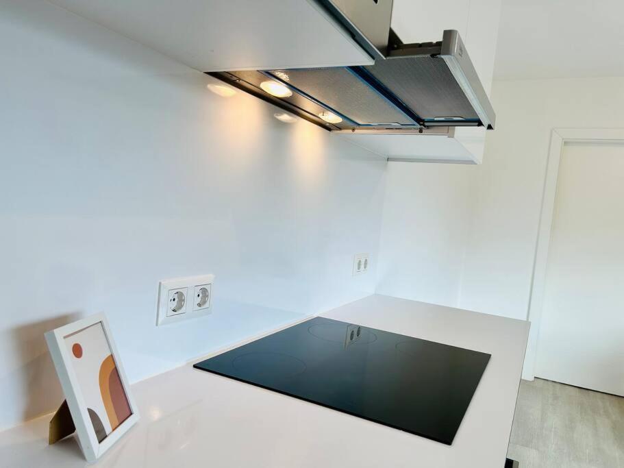 Sunny Modern Apartment With Balcony - Free Parking Wiedeń Zewnętrze zdjęcie